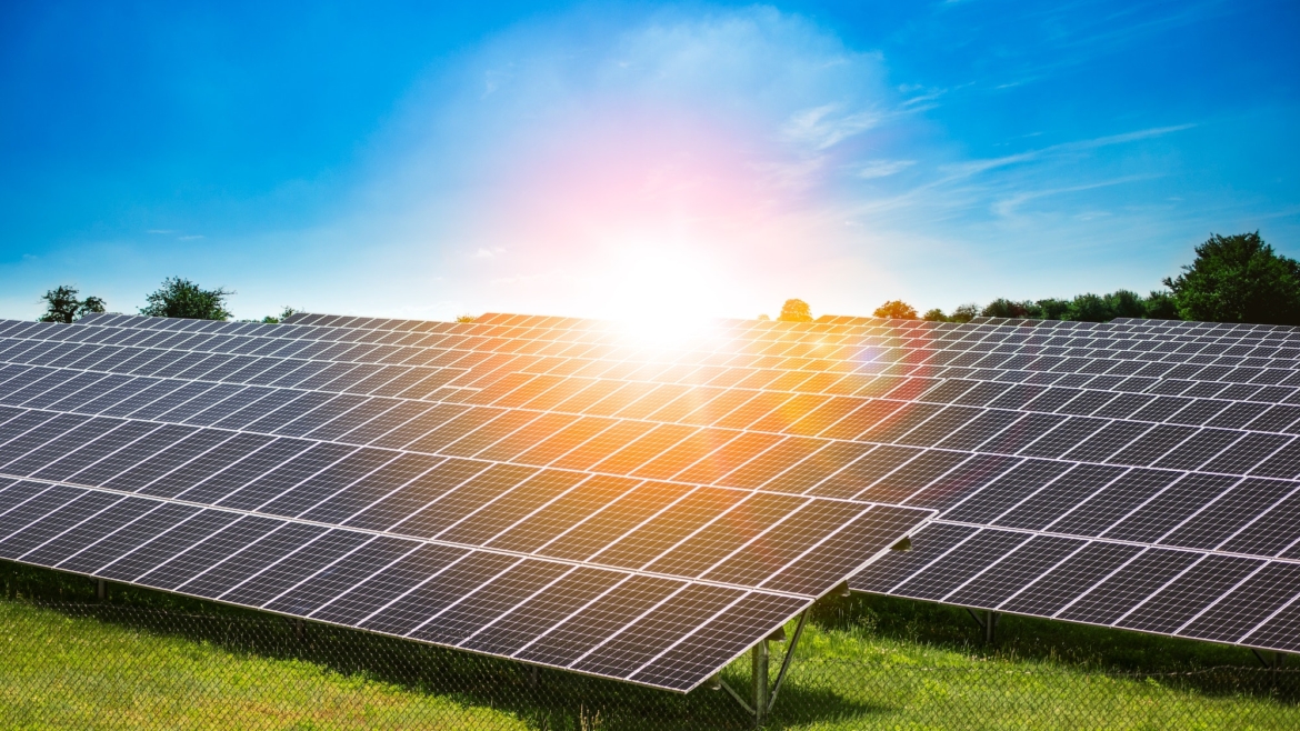 Panouri solare pentru casă: informații esențiale și sfaturi pentru alegerea potrivită
