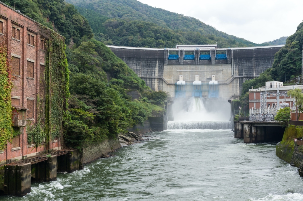 Dam water release