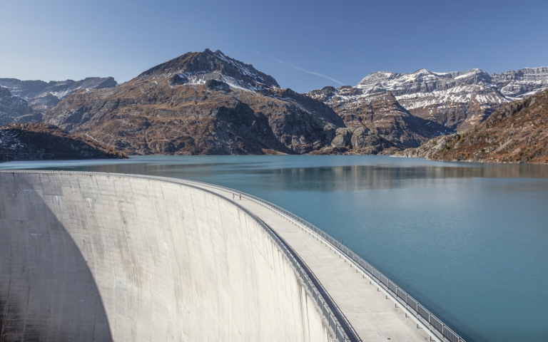 Exemple de centrale hidroelectrice: Transformarea resurselor acvatice în energie verde
