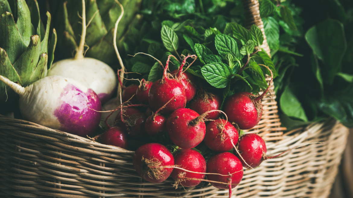 Grădinărit organic și alimentație sănătoasă: Cum să-ți cultivi propriile legume și fructe fără pesticide
