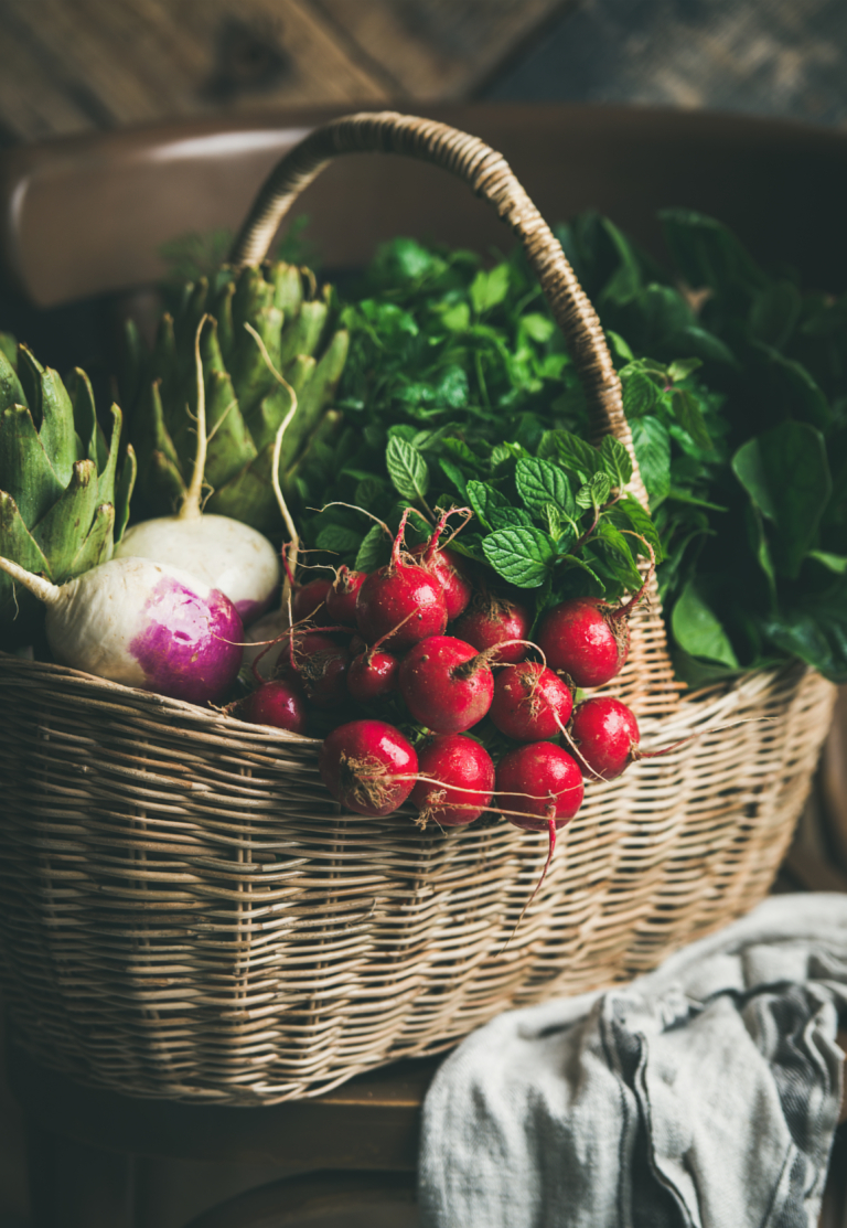 Grădinărit organic și alimentație sănătoasă: Cum să-ți cultivi propriile legume și fructe fără pesticide