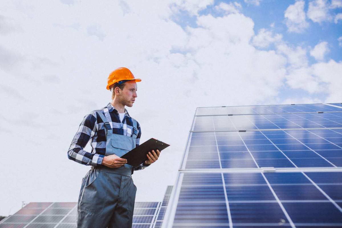 Panouri fotovoltaice bifaciale: tehnologie modernă pentru eficiență maximă