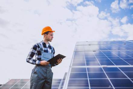 Panouri fotovoltaice bifaciale: tehnologie modernă pentru eficiență maximă