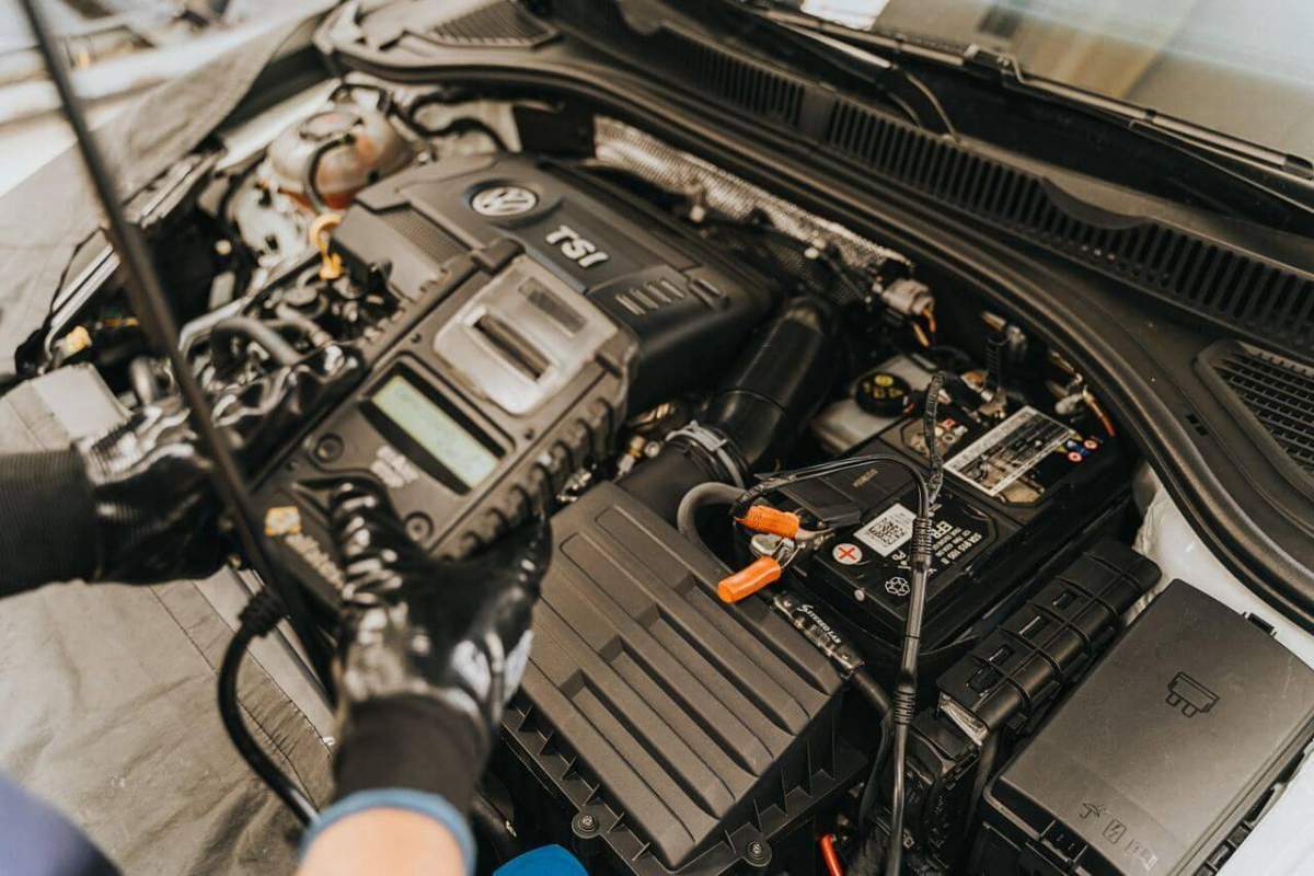 AGM, EFB sau standard – alegerea bateriei auto fără presupuneri