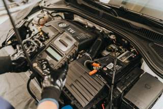 AGM, EFB sau standard – alegerea bateriei auto fără presupuneri